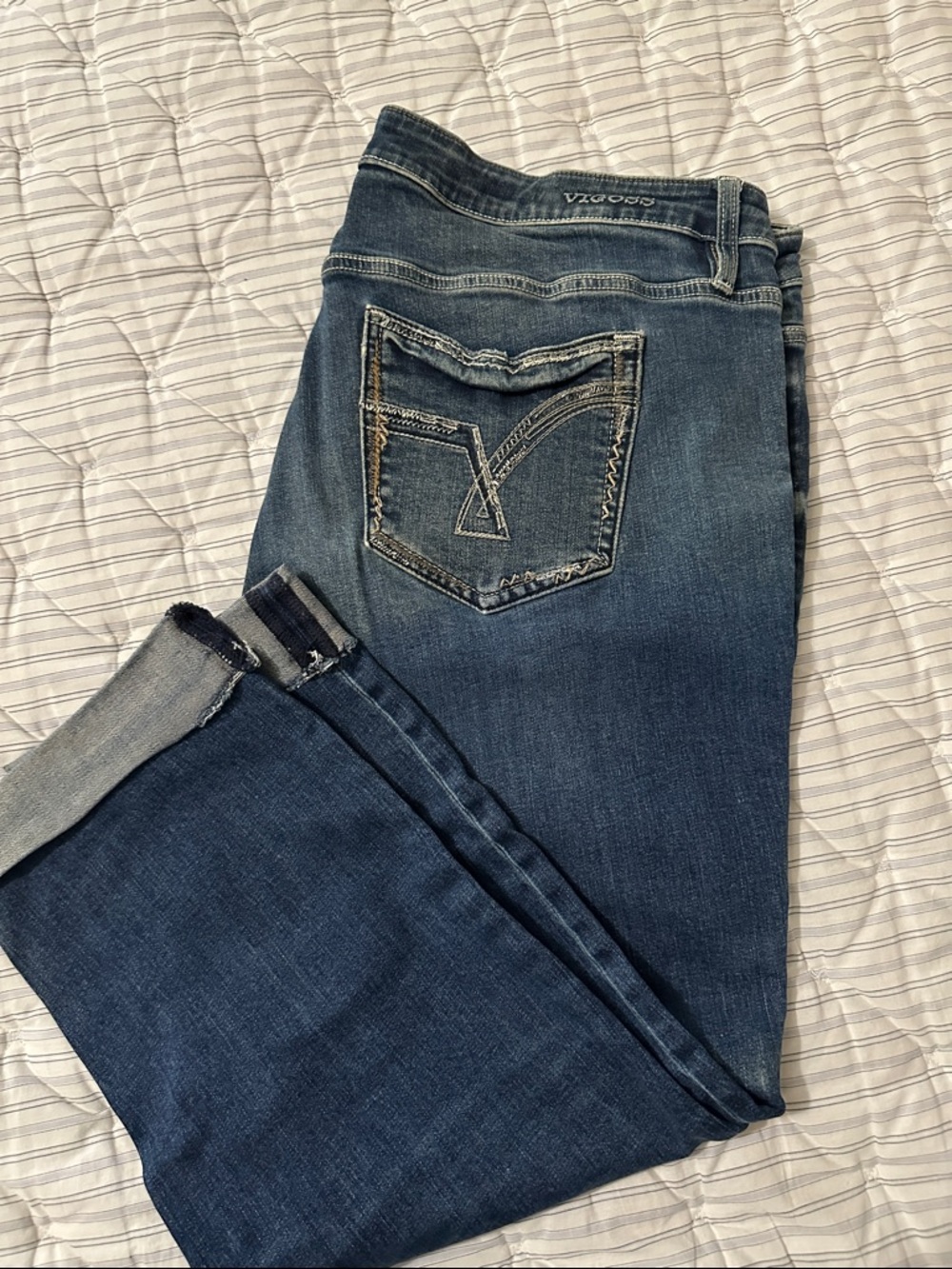 Vigoss Women's Indigo Crop Skinny Jeans with Contrast Stitching